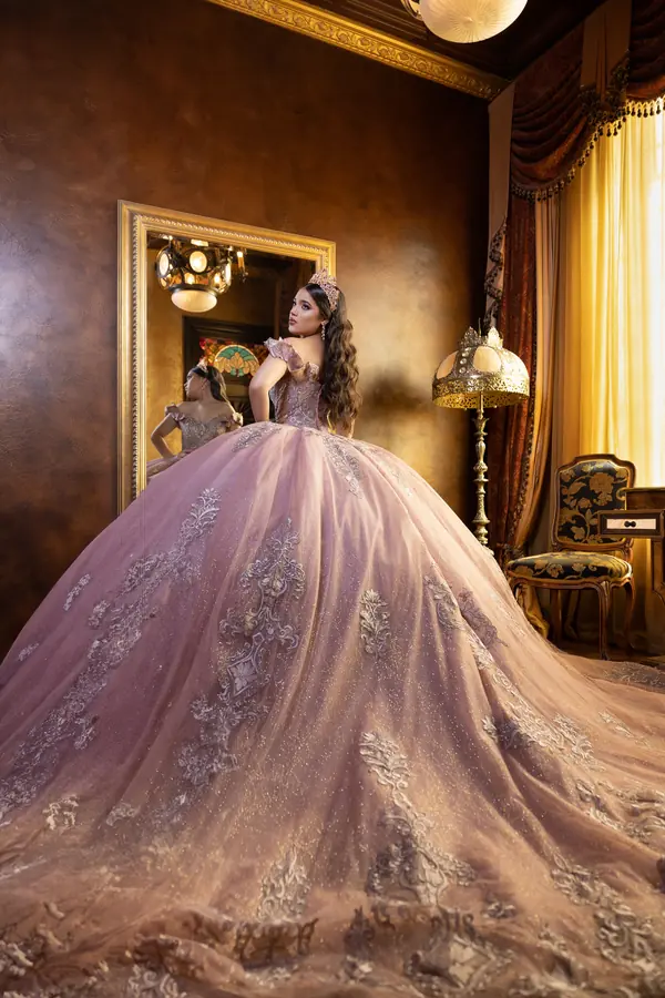 Sesión romántica de quinceañera en Fairchild Garden Miami